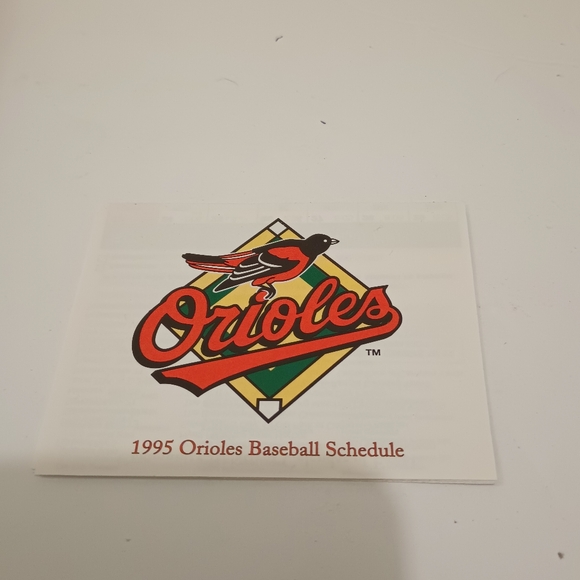 1995 Vintage Baltimore Orioles Baseball Media Guide & Schedule & 1992 Schedule - Picture 6 of 12